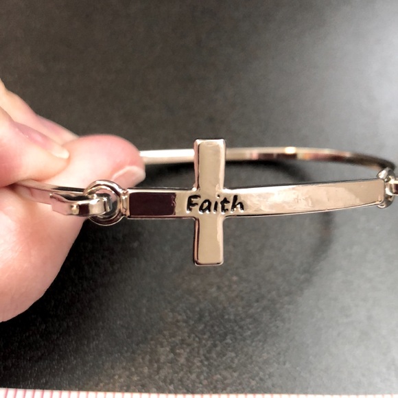 Jewelry - Faith Bangle type bracelet